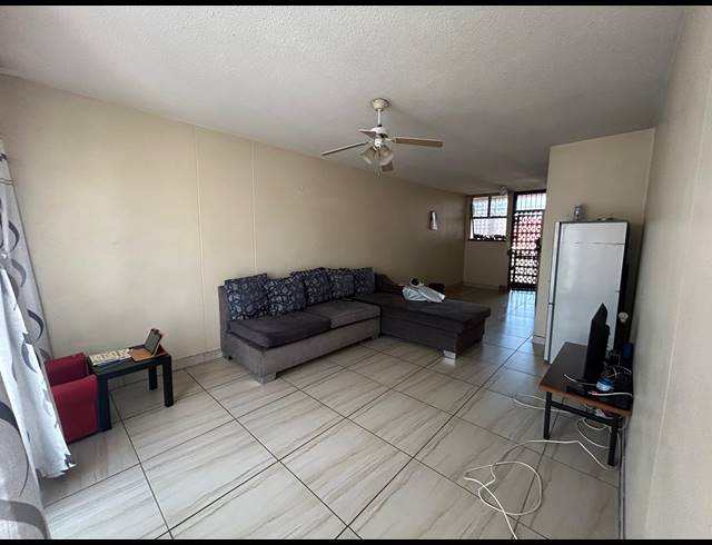 2 BEDROOM APARTMENT FOR SALE IN ARCADIA